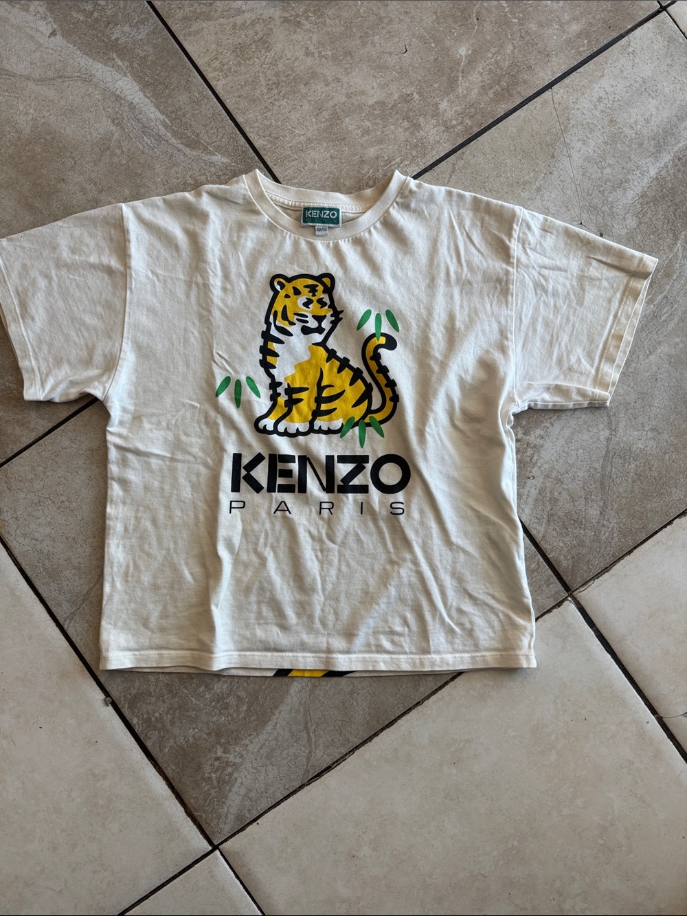 Kenzie white tiger 10A 138